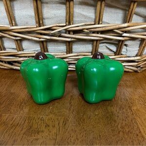Vintage Green Bell Pepper Salt and Pepper Shakers, Handpainted Kitchen Decor